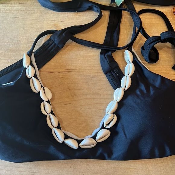 Black bikini bundle - Picture 3 of 9